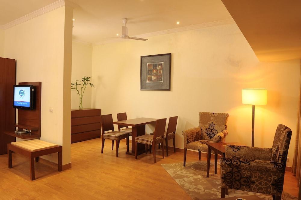 מלון ניו דלהי Ahuja Residency Sunder Nagar מראה חיצוני תמונה