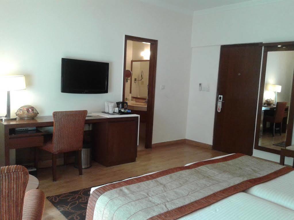 מלון ניו דלהי Ahuja Residency Sunder Nagar מראה חיצוני תמונה