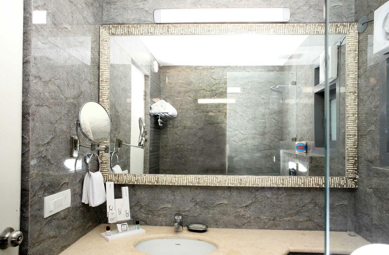מלון ניו דלהי Ahuja Residency Sunder Nagar מראה חיצוני תמונה